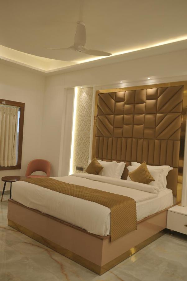 Golden Stone Resorts Alīgarh Dış mekan fotoğraf