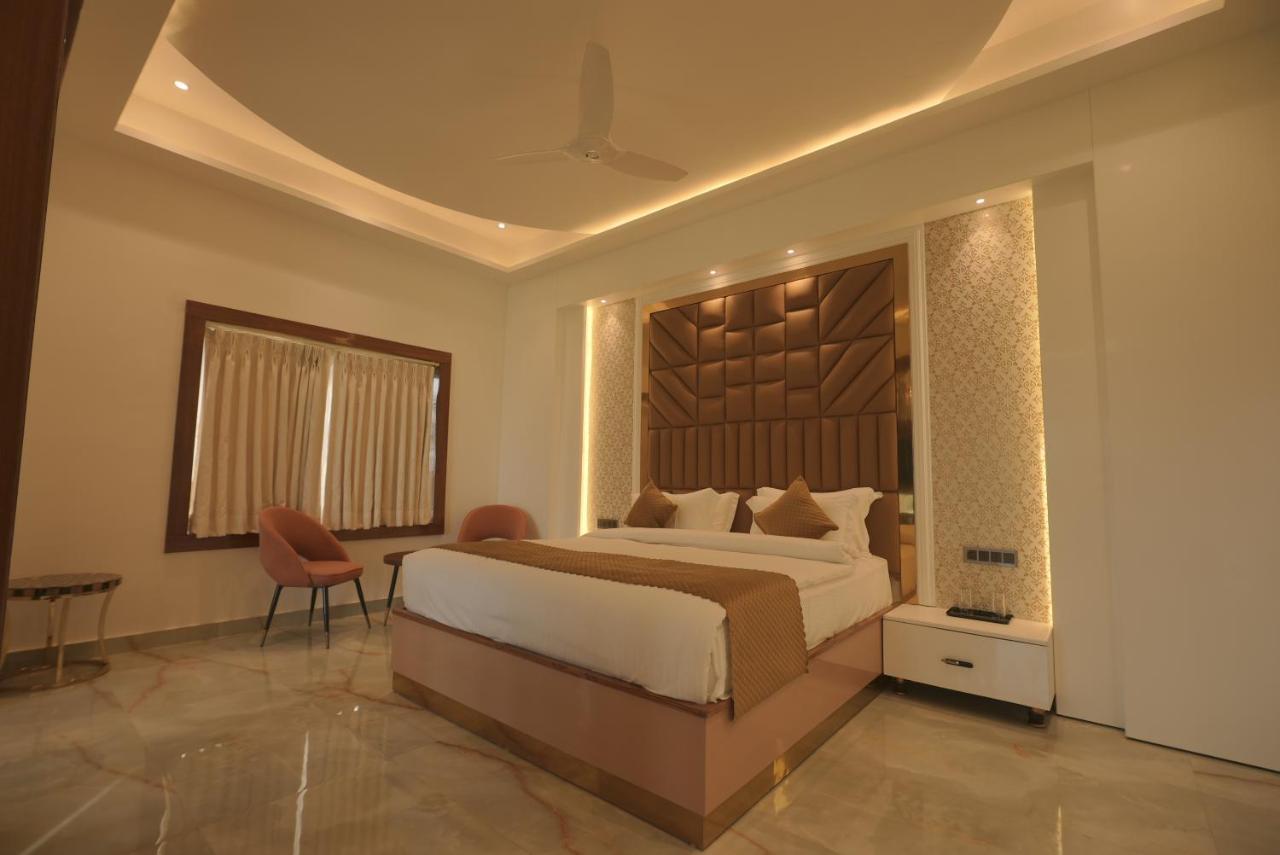 Golden Stone Resorts Alīgarh Dış mekan fotoğraf
