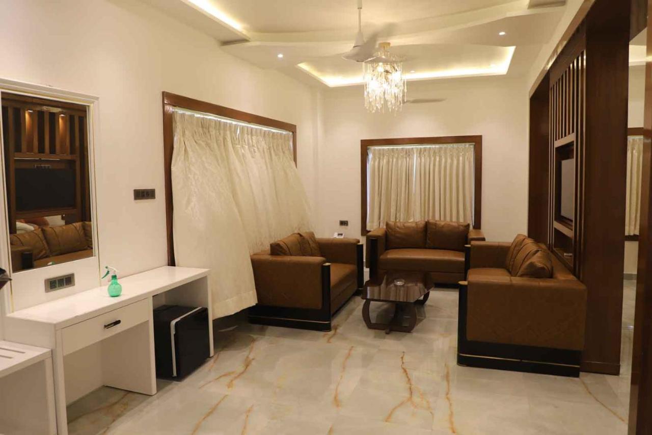 Golden Stone Resorts Alīgarh Dış mekan fotoğraf